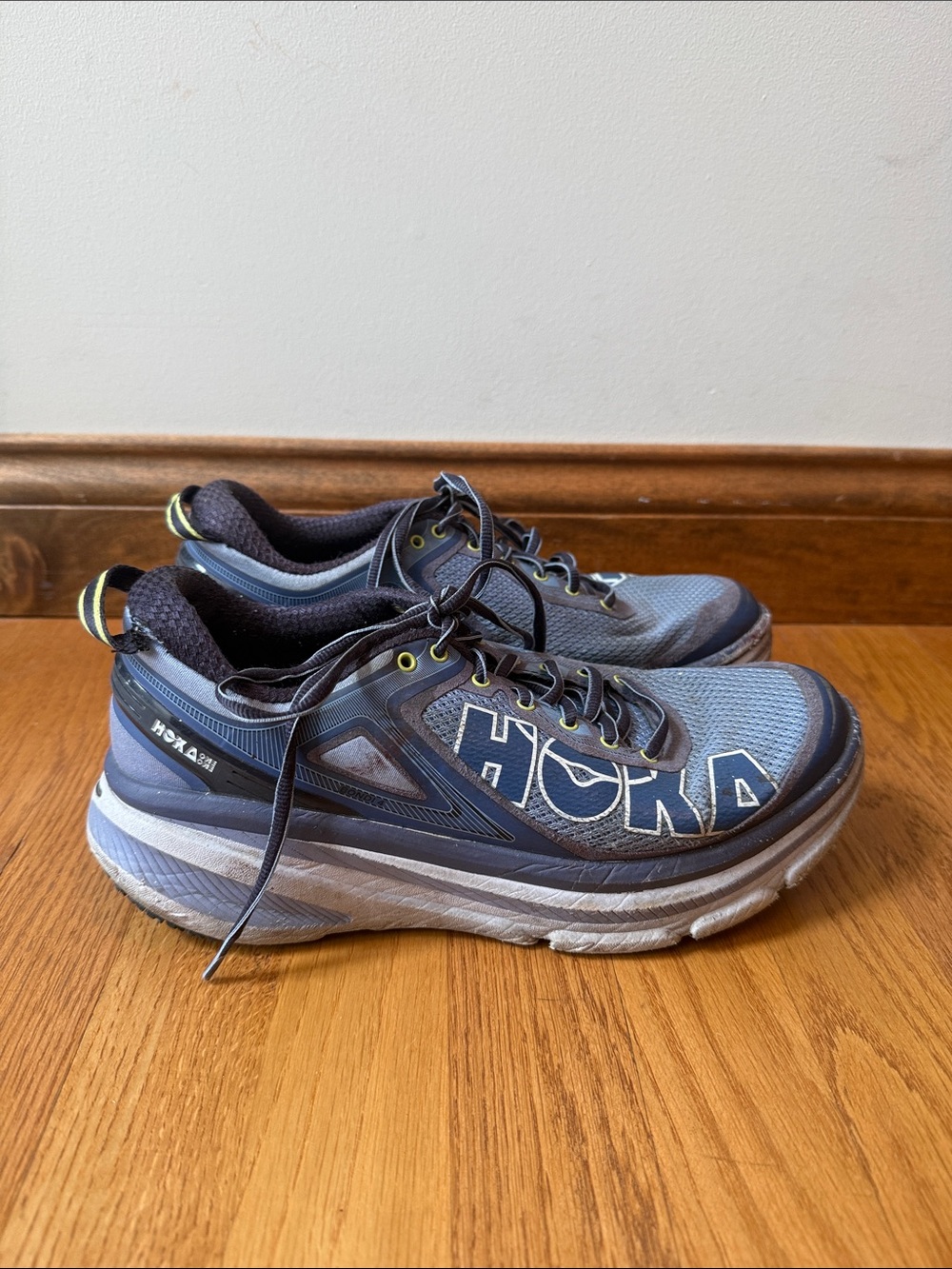 Hoka One Bondi 4 Blue Road Running Shoes Women’s Sz 9.5